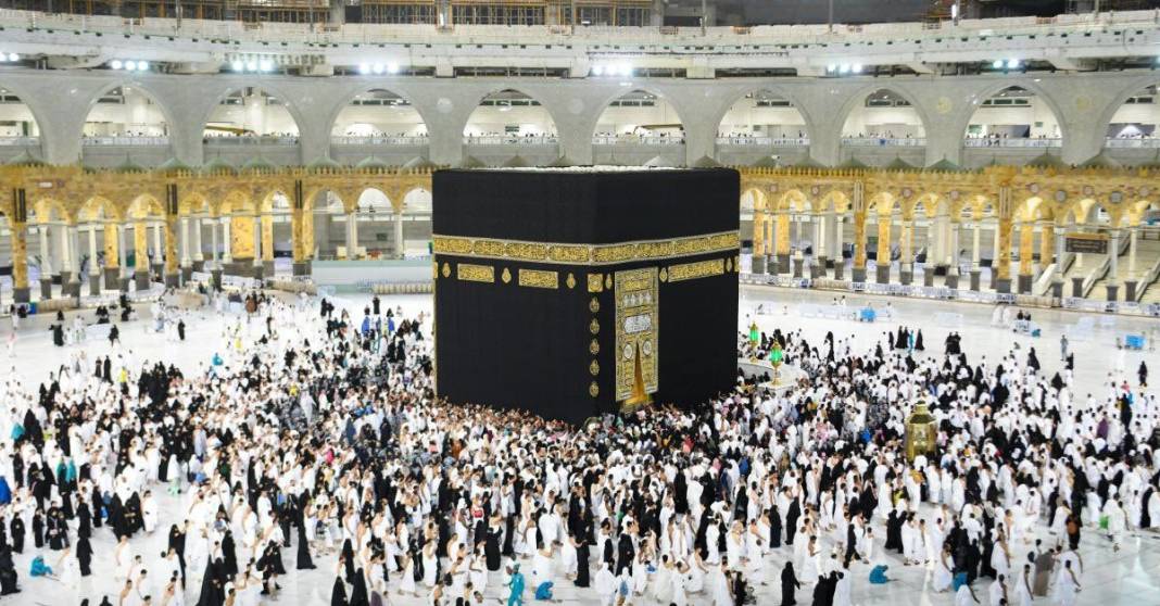 2.5 yılın ardından bir ilk: Kâbe'deki bariyerler kalktı 4